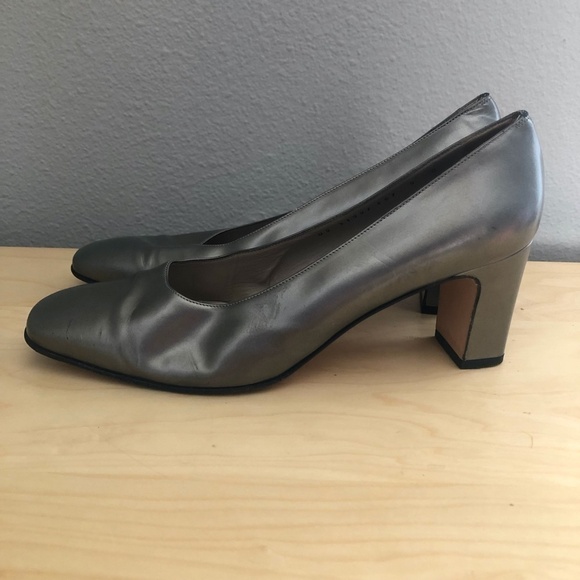 Vintage SALVADOR FERRGAMO Square Toe Pumps - Picture 2 of 10